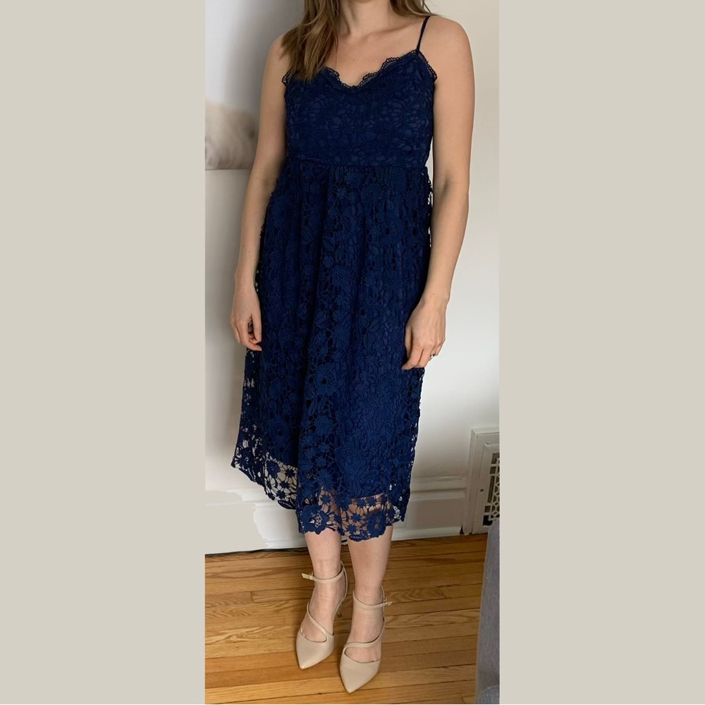 Elegant Navy Lace Midi Dress